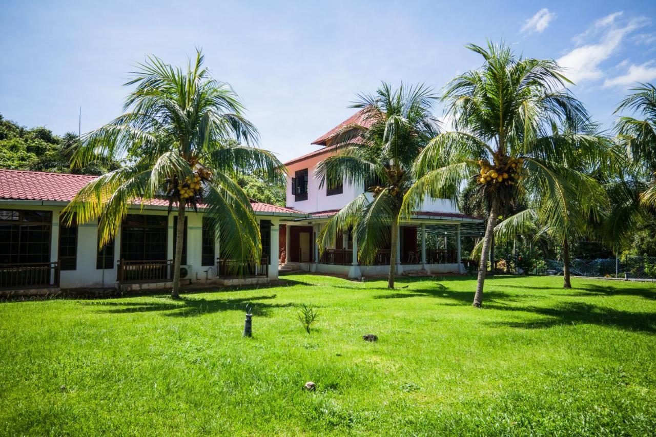 Terap Inn Kampong Raja Exteriér fotografie